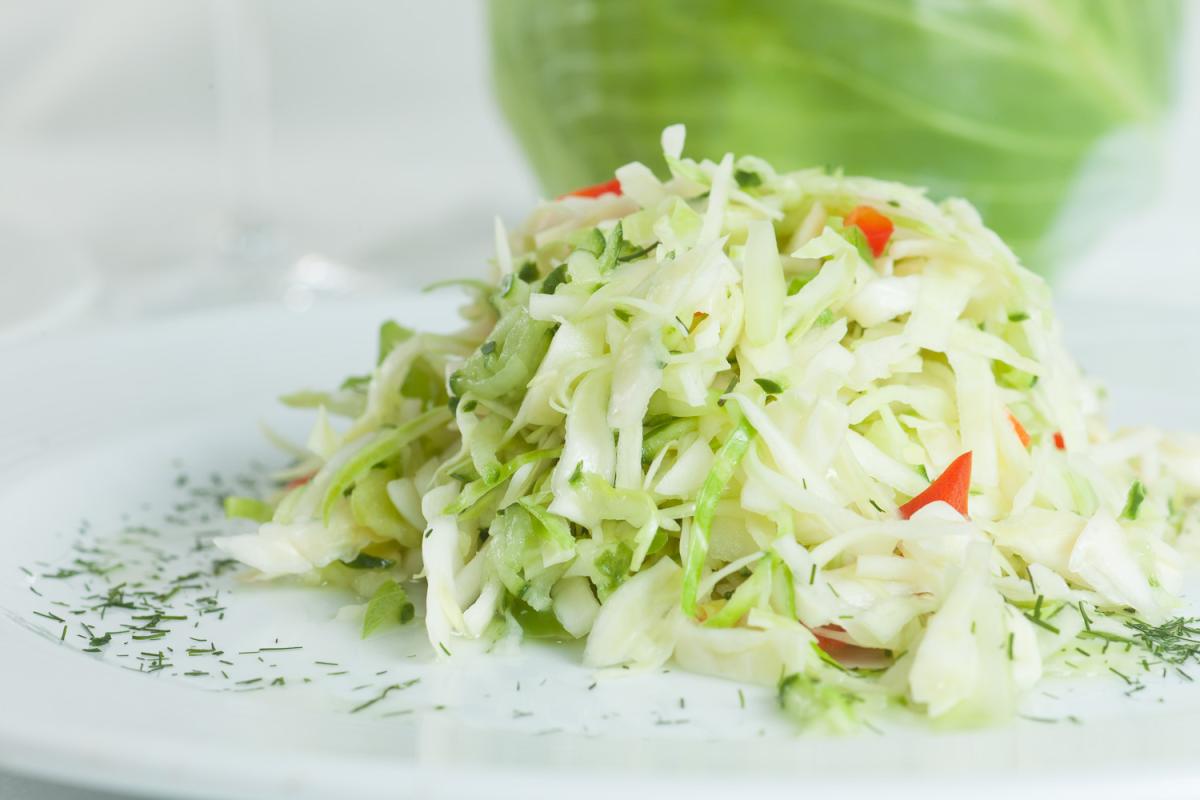 Weißkohlsalat mit Gurke und Paprika | sachsenschmaus.de