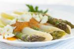 Spargel grün-weiß mit Semmelbrösel und Ei ©CC3.0 Sachsenschmaus.de